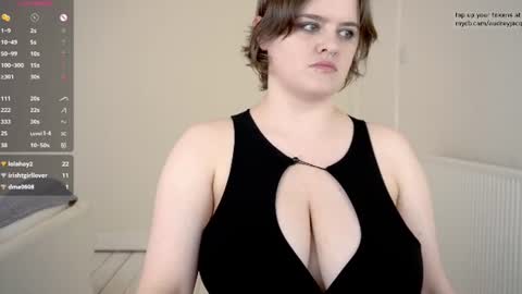 Audrey Jacq online show from July 18, 2026, 2:32 pm