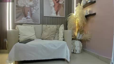 AURA online show from June 2, 2026, 6:32 pm