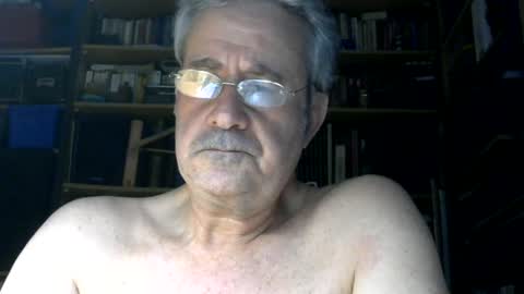 avernoguay online show from July 25, 2026, 5:16 am