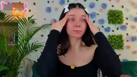 AveryWillow online show from June 15, 2026, 1:08 am