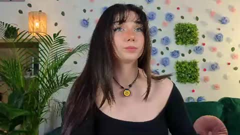 AveryWillow online show from June 22, 2026, 2:35 am
