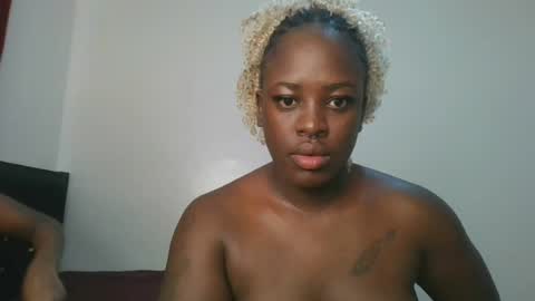 avian_babe1 online show from July 25, 2026, 10:02 am