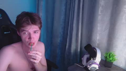 axel_0ne online show from June 4, 2026, 8:59 pm