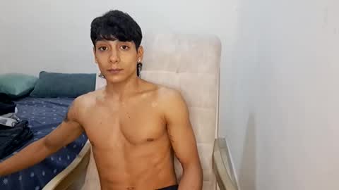 axel_rosse2 online show from January 19, 2026, 8:40 am
