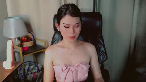 AYAHOSHILOVESYOU online show from May 22, 2026, 1:13 am