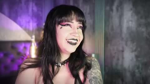 Aylen online show from July 28, 2026, 8:01 pm