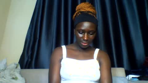 azaelia_iris online show from July 3, 2026, 7:31 pm