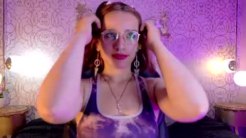 Azahara online show from August 3, 2026, 6:11 pm
