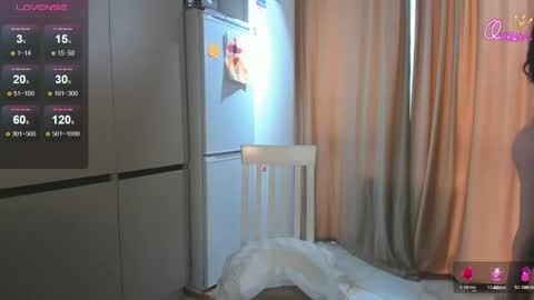 azure_moon online show from June 5, 2026, 7:47 am