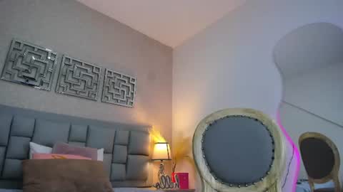 Anny online show from July 26, 2026, 4:09 am