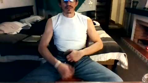 Mexican livin Off the Wall online show from July 7, 2026, 8:40 am