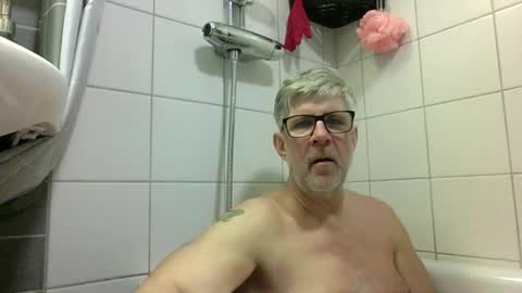 baggelina75 online show from May 6, 2026, 6:57 pm