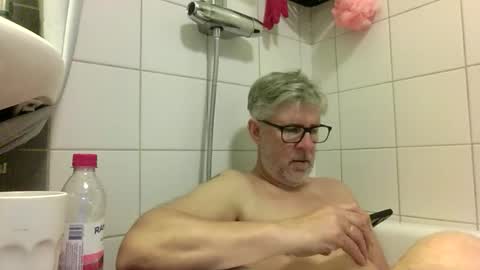 baggelina75 online show from May 10, 2026, 4:01 pm