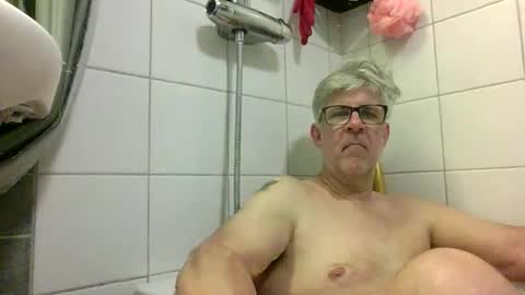 baggelina75 online show from May 28, 2026, 7:11 pm