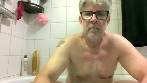 baggelina75 online show from June 10, 2026, 5:56 pm