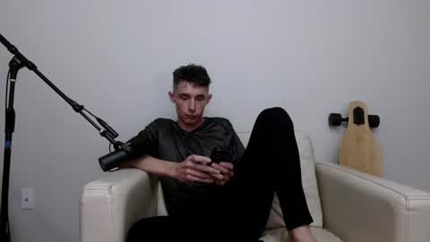 bananacurvesleft online show from June 24, 2026, 3:38 am