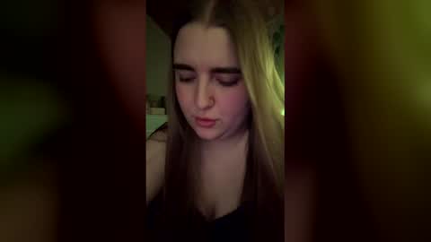 Sue  online show from May 20, 2026, 7:20 pm