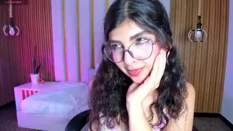 B  E  L  L  A  online show from July 21, 2026, 6:38 am