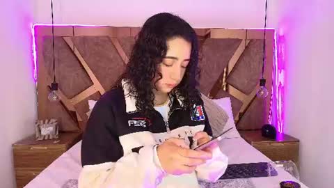 Bella Swwan  online show from July 11, 2026, 7:16 pm