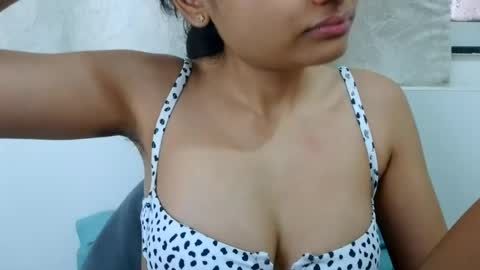 bellacrystall online show from July 23, 2026, 11:08 am