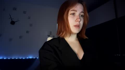 Bella online show from June 6, 2026, 8:02 pm