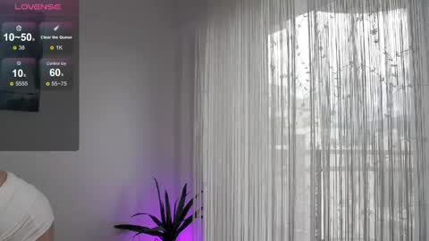 belle_blondy online show from June 5, 2026, 10:21 am