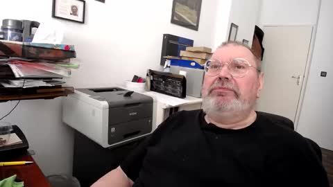 berlinerbaer1963 online show from June 9, 2026, 3:12 pm