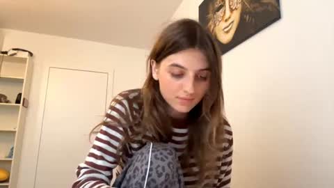 Lina online show from July 15, 2026, 4:12 pm