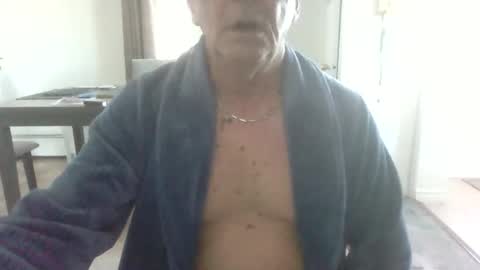 bigdeer581917471 online show from May 24, 2026, 10:09 am