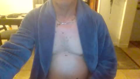 bigdeer581917471 online show from June 16, 2026, 7:11 am