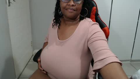 Lona online show from July 1, 2026, 8:52 pm