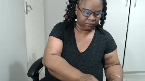 Lona online show from July 22, 2026, 2:47 am