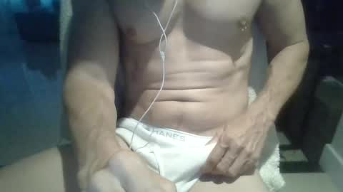 Snapshot of bladin22 chatting on July 25, 2026, 10:35 am bladin22 online show from July 25, 2026, 10:35 am