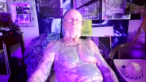 blindsurfer780299 online show from July 22, 2026, 8:39 am