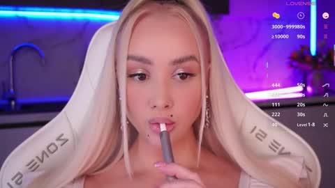 Lana online show from July 24, 2026, 7:23 pm