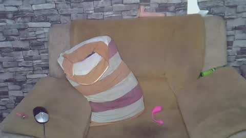 blonde_creamy online show from July 7, 2026, 7:56 am