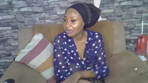 blonde_creamy online show from July 13, 2026, 10:45 pm
