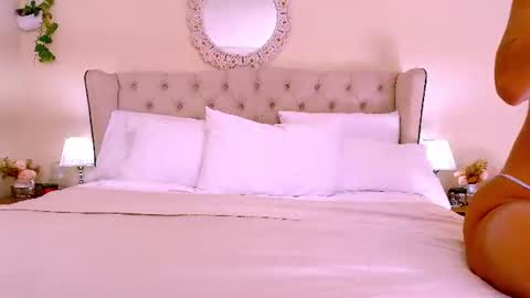 FLORAA online show from July 15, 2026, 2:44 pm