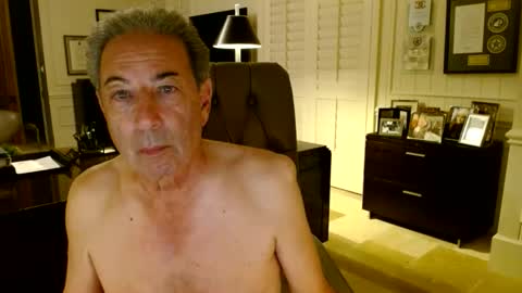 Snapshot of blueisles chatting on June 1, 2026, 12:56 am blueisles online show from June 1, 2026, 12:56 am