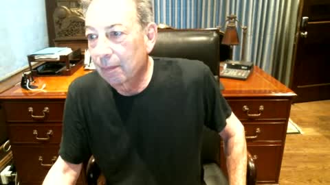 Snapshot of blueisles chatting on June 18, 2026, 10:09 am blueisles online show from June 18, 2026, 10:09 am