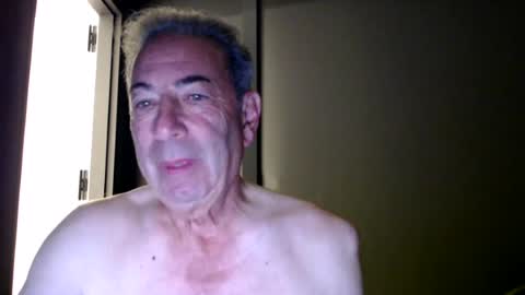 Snapshot of blueisles chatting on July 23, 2026, 2:31 am blueisles online show from July 23, 2026, 2:31 am