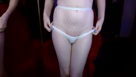Snapshot of bluerose98 chatting on July 12, 2026, 7:27 pm Bluerose online show from July 12, 2026, 7:27 pm