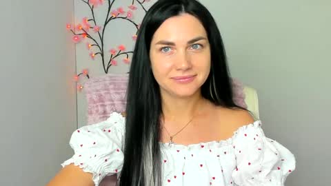 Kelly online show from June 24, 2026, 5:28 am