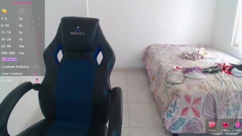 Snapshot of blumbum chatting on April 28, 2026, 10:15 pm Hey guysI am BrendaWelcome my room online show from April 28, 2026, 10:15 pm