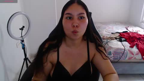Snapshot of blumbum chatting on May 11, 2026, 9:23 pm Hey guysI am BrendaWelcome my room online show from May 11, 2026, 9:23 pm