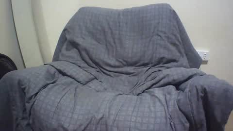 bobby_00x00 online show from July 22, 2026, 9:23 am