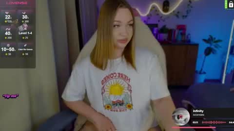  Lina  online show from June 14, 2026, 8:11 pm