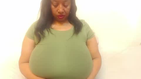 boobyqueen online show from July 18, 2026, 11:25 am