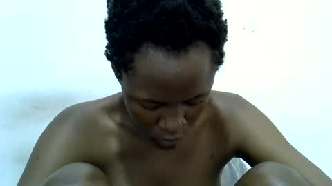 bouncy_vee online show from July 20, 2026, 11:23 am