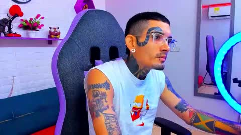 Snapshot of boy_tatto777 chatting on September 23, 2025, 1:36 pm boy_tatto777 online show from September 23, 2025, 1:36 pm